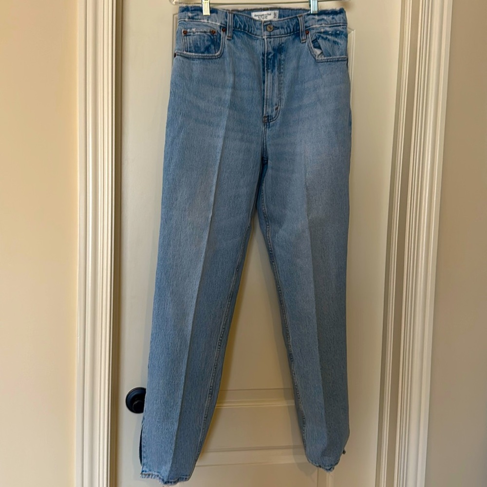 Abercrombie & Fitch Straight Ultra High Rise Jeans
